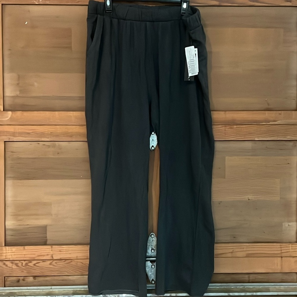 Black Wide-Leg Women's Pants - Classic Pull-On Style
